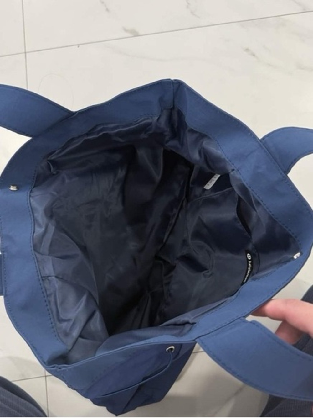 lululemon athletica Deep Navy Everyday Tote - Picture 3 of 4